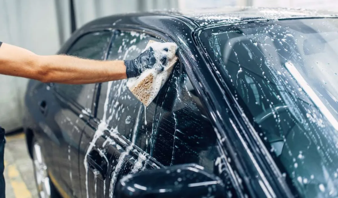 Jakie kosmetyki samochodowe warto mieć w garażu