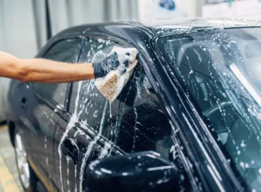 Jakie kosmetyki samochodowe warto mieć w garażu